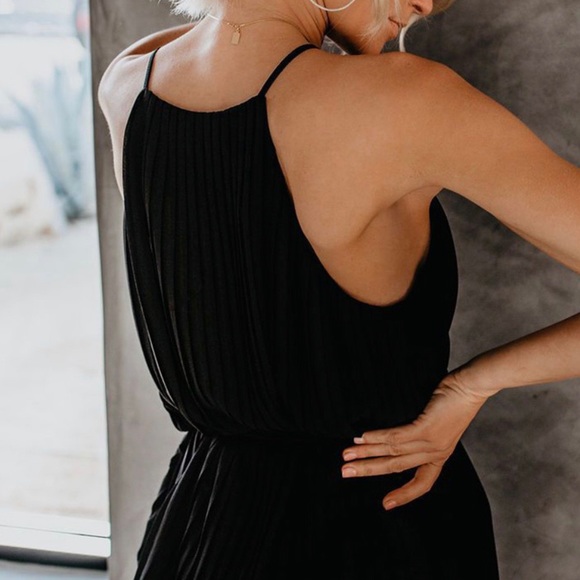 SPAGHETTI STRAP RUCHED DESIGN TOP - Picture 3 of 8